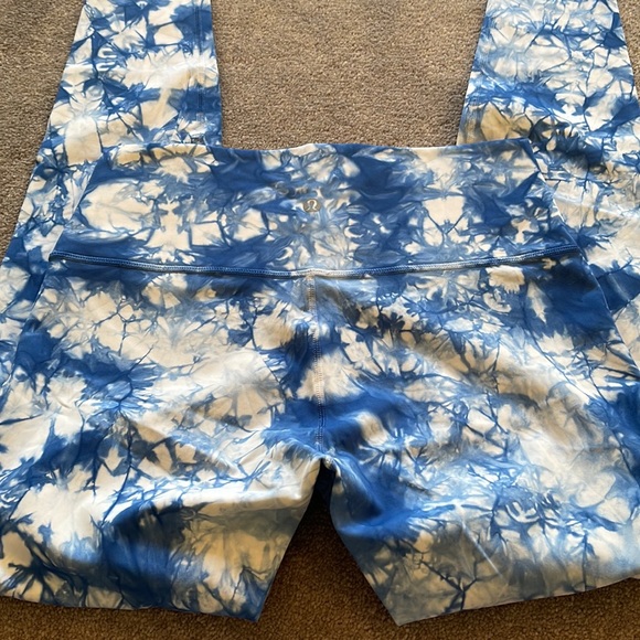 High Waisted Lululemon Leggings - Picture 7 of 8